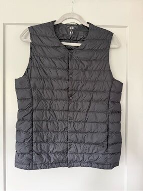 UNIQLO Ultra Light Down Compact Vest Size Small Black